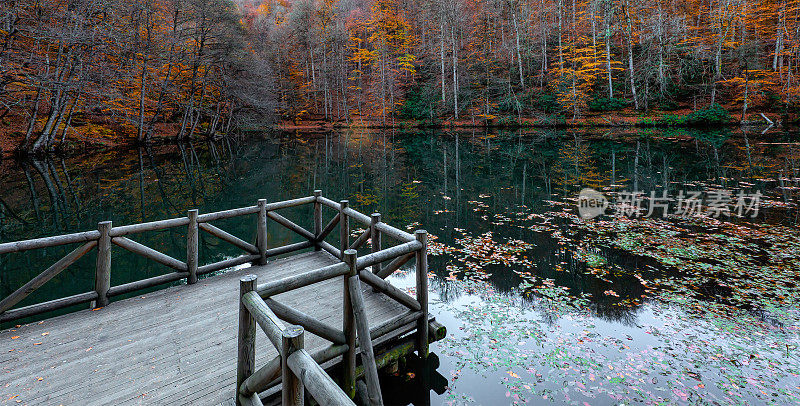 Autumn in Seven Lakes (Yedigöller) National Park